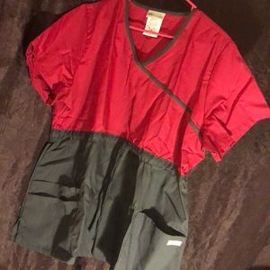 Uniform Advantage Scrub Top